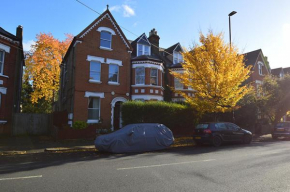 2 bedroom top floor flat, West Dulwich FREE STREET PARKING